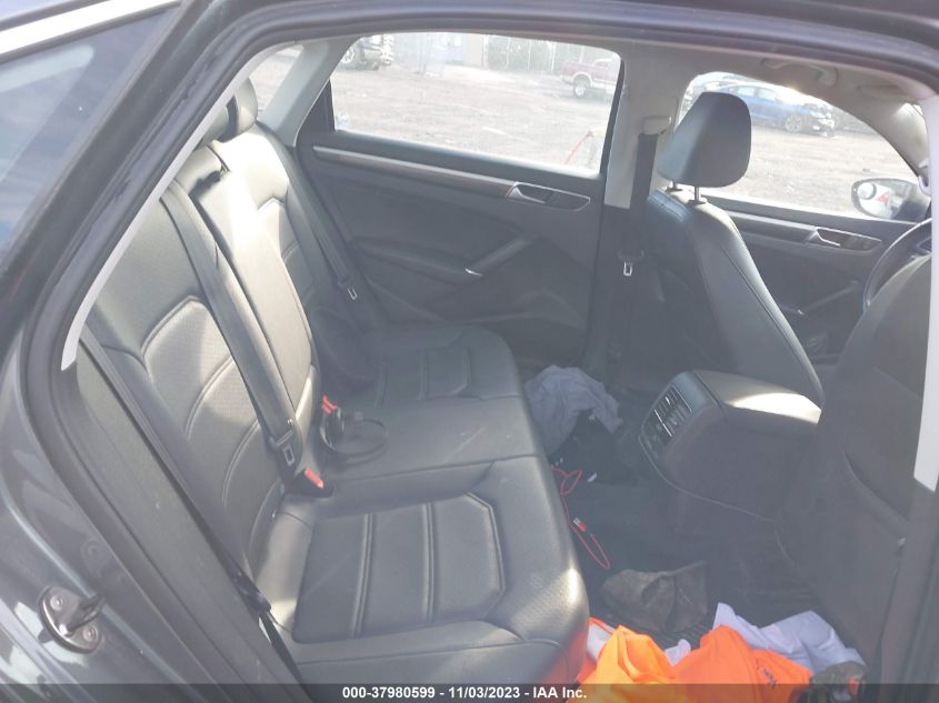 2016 VOLKSWAGEN PASSAT SE - 1VWBS7A38GC042684