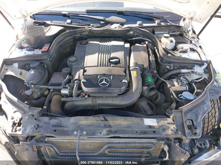 2013 MERCEDES-BENZ C 250 SPORT/LUXURY WDDGF4HB7DA831429