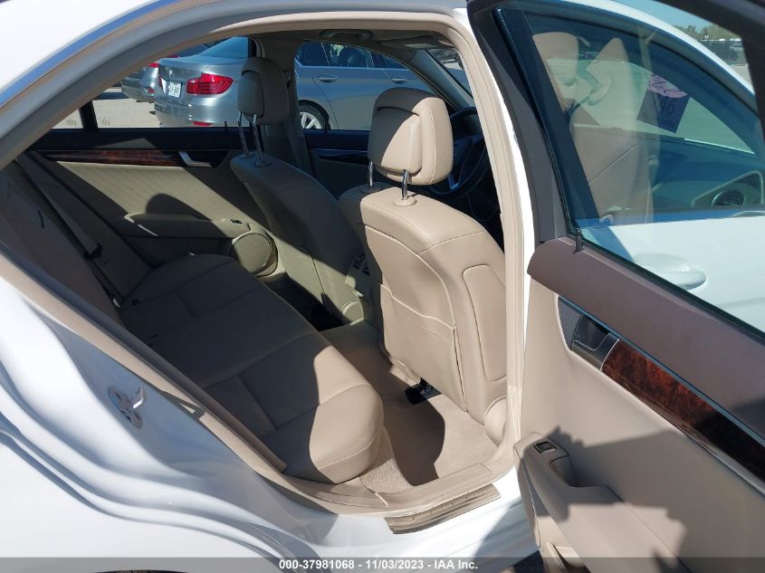 2013 MERCEDES-BENZ C 250 SPORT/LUXURY WDDGF4HB7DA831429