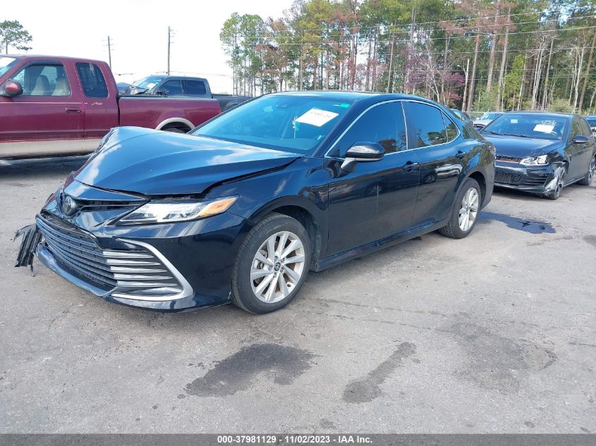 2022 TOYOTA CAMRY LE - 4T1C11AK2NU681001