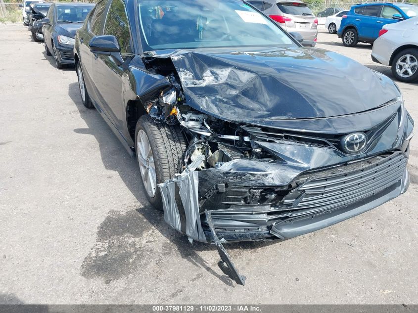 2022 TOYOTA CAMRY LE - 4T1C11AK2NU681001