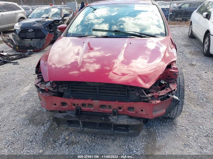 2015 FORD FOCUS SE - 1FADP3K23FL353830