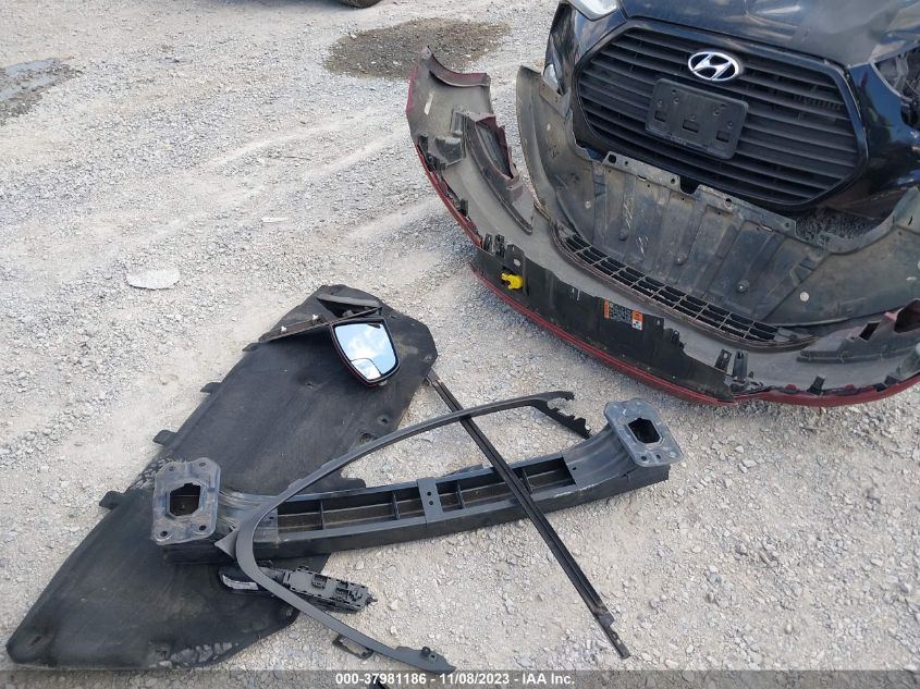 2015 FORD FOCUS SE - 1FADP3K23FL353830