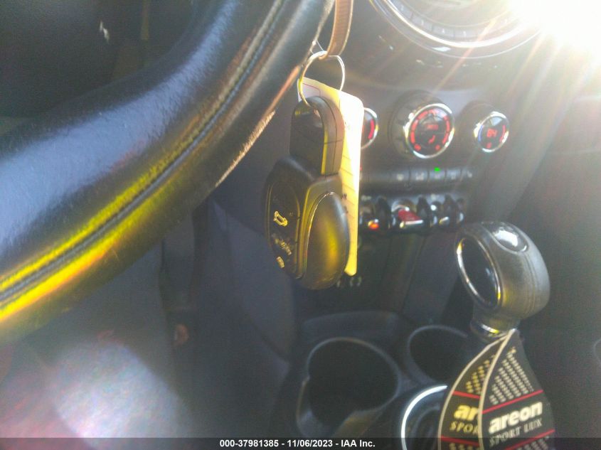 2015 MINI COOPER HARDTOP - WMWXM5C50FT940617