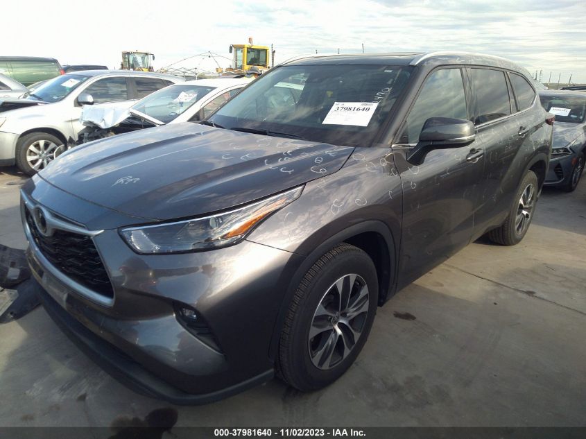 2022 TOYOTA HIGHLANDER XLE - 5TDGZRAH9NS103385