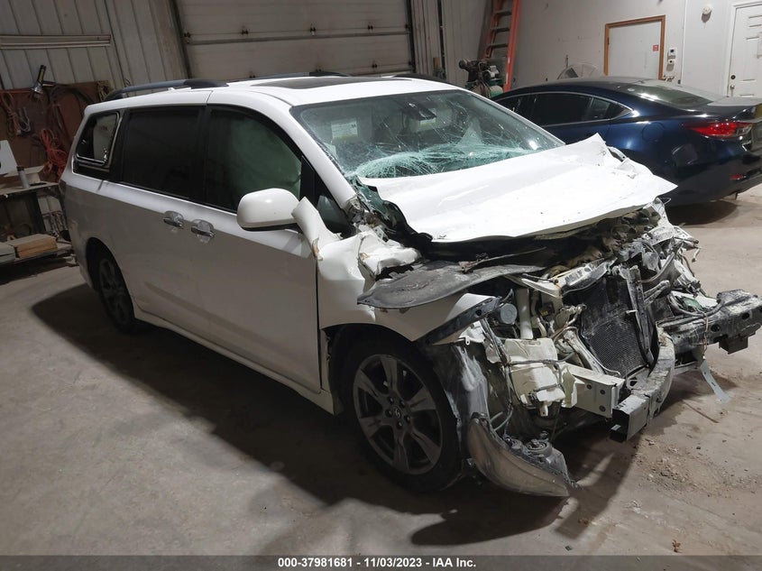 TOYOTA SIENNA SE/SE PREMIUM 2018