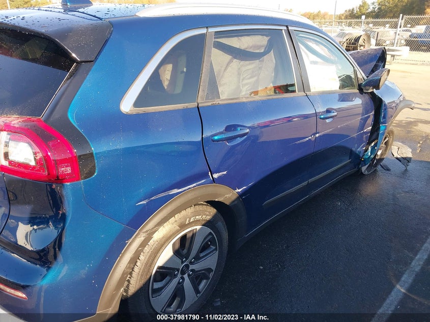 VIN KNDCC3LC2H5047864 2017 KIA NIRO EX