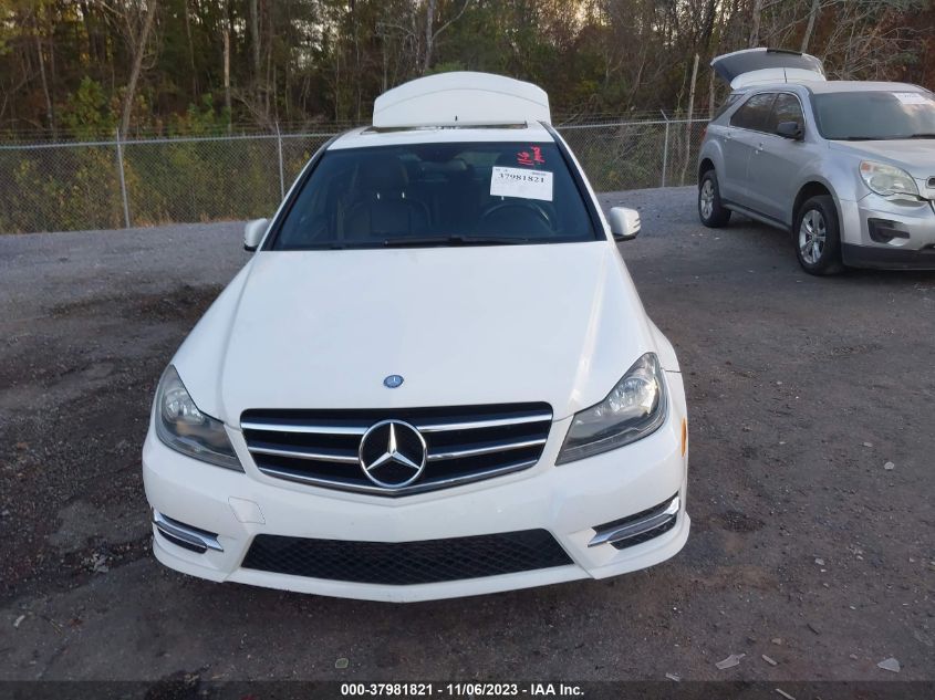 2014 MERCEDES-BENZ C 250 LUXURY/SPORT WDDGF4HB7EA913968