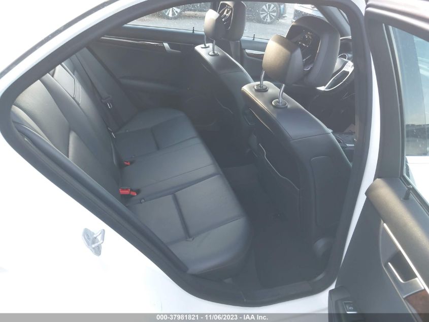2014 MERCEDES-BENZ C 250 LUXURY/SPORT WDDGF4HB7EA913968