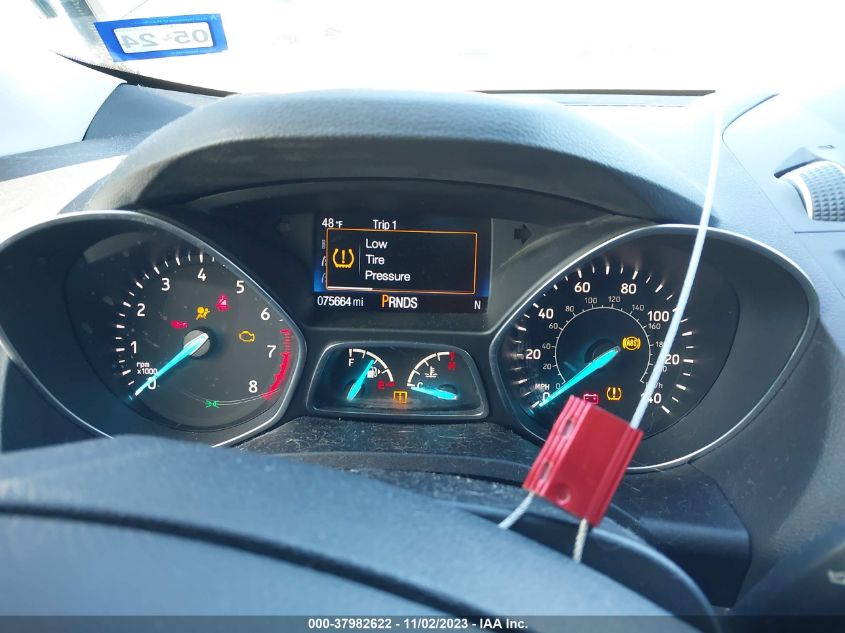 2017 FORD ESCAPE SE - 1FMCU0GDXHUD28164