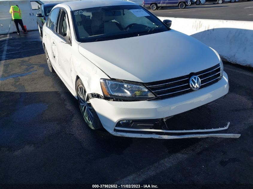 2016 VOLKSWAGEN JETTA SPORT - 3VWD17AJ0GM345533