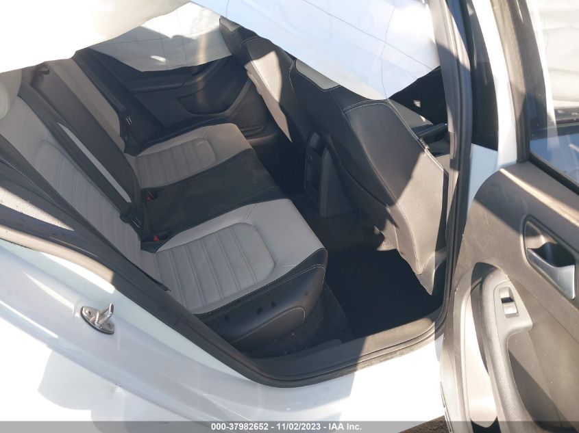 2016 VOLKSWAGEN JETTA SPORT - 3VWD17AJ0GM345533