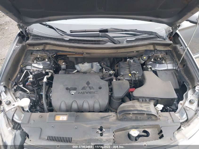 2018 MITSUBISHI OUTLANDER SE/SEL/LE - JA4AD3A32JJ003118