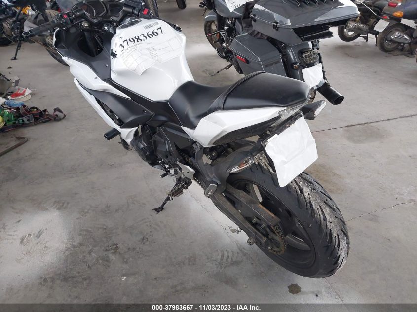 2017 KAWASAKI EX650 J - JKAEXEJ13HDA01666