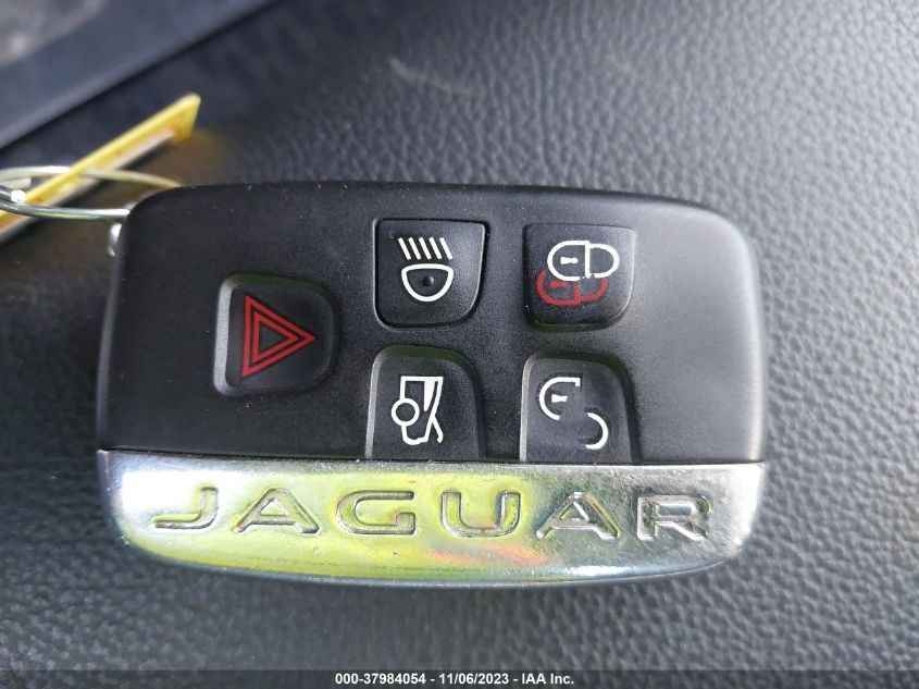 VIN SAJAD4FX9JCP23934 2018 JAGUAR XE PREMIUM