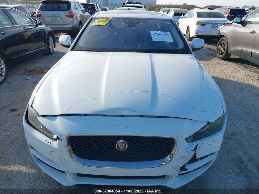 VIN SAJAD4FX9JCP23934 2018 JAGUAR XE PREMIUM