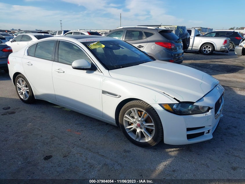VIN SAJAD4FX9JCP23934 2018 JAGUAR XE PREMIUM