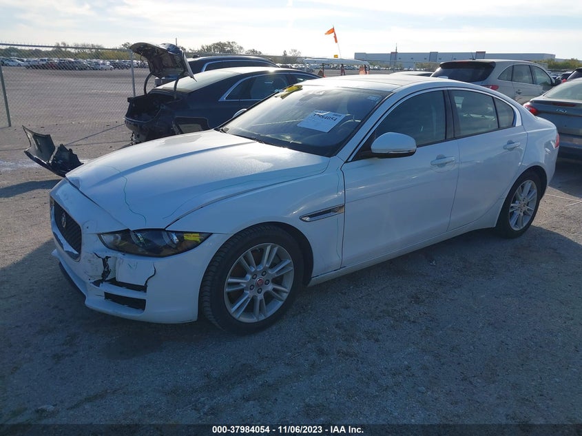 VIN SAJAD4FX9JCP23934 2018 JAGUAR XE PREMIUM