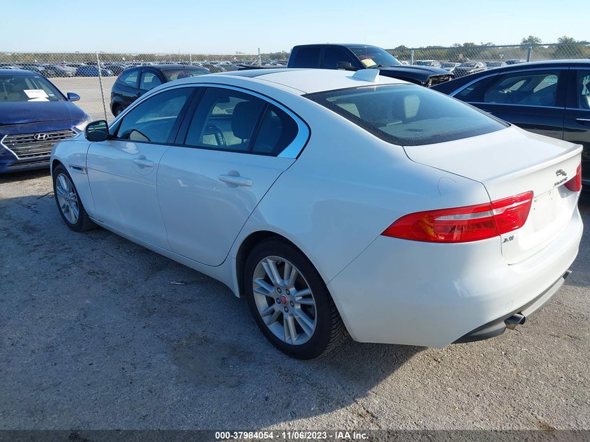 VIN SAJAD4FX9JCP23934 2018 JAGUAR XE PREMIUM