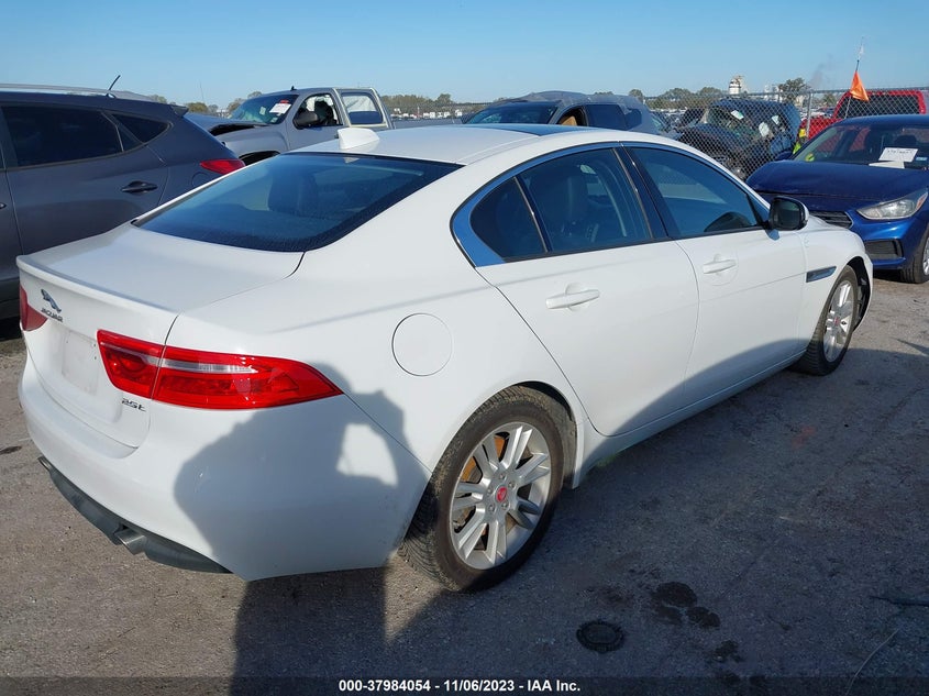 VIN SAJAD4FX9JCP23934 2018 JAGUAR XE PREMIUM