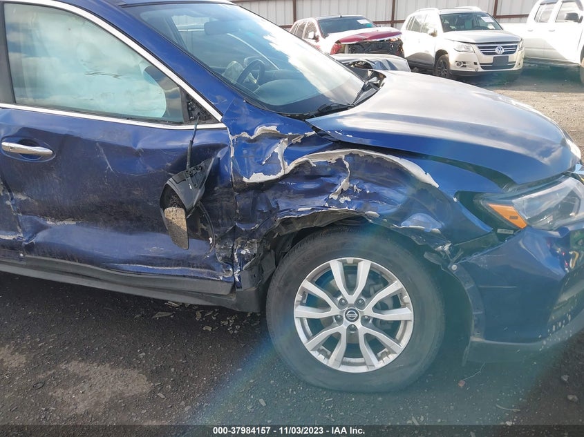 VIN KNMAT2MV8JP540833 2018 NISSAN ROGUE S/SV