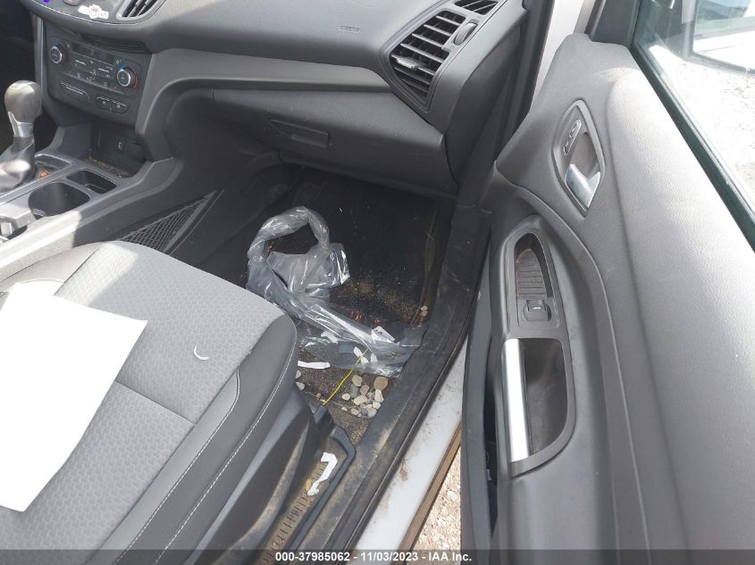 2017 FORD ESCAPE SE - 1FMCU9GD8HUC90678