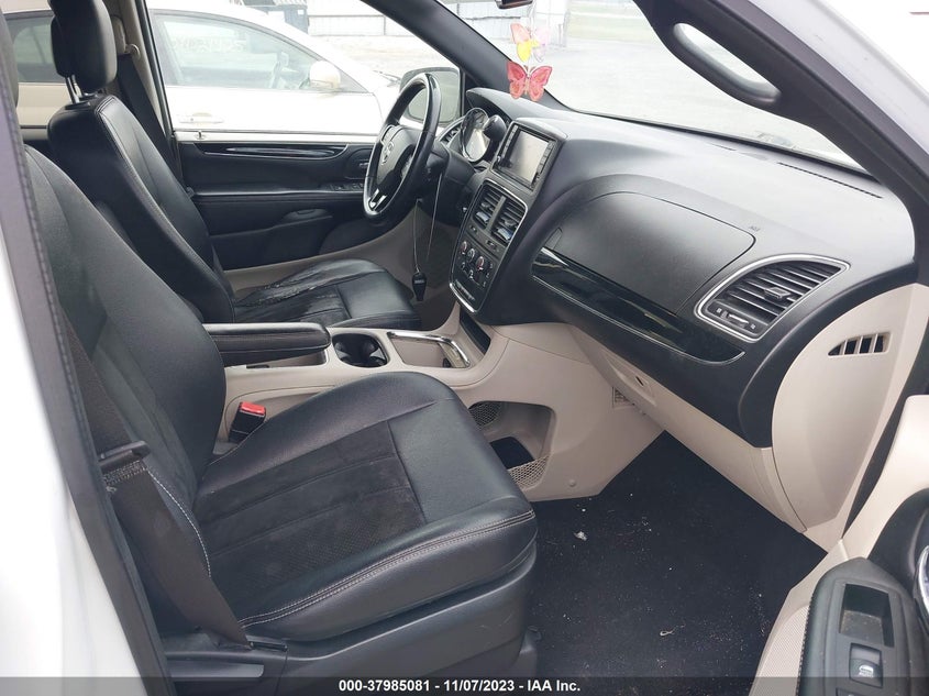 VIN 2C4RDGCG2HR827769 2017 DODGE GRAND CARAVAN SXT