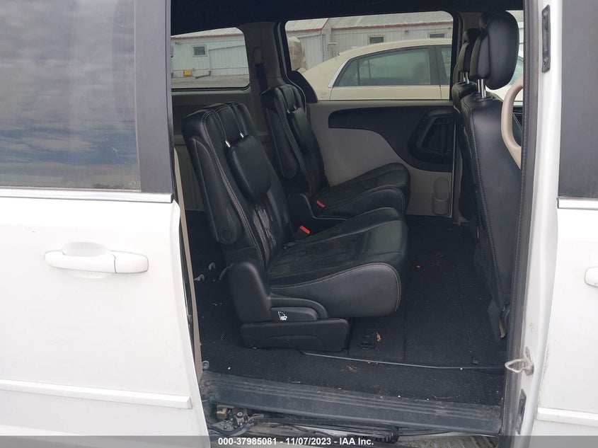 VIN 2C4RDGCG2HR827769 2017 DODGE GRAND CARAVAN SXT