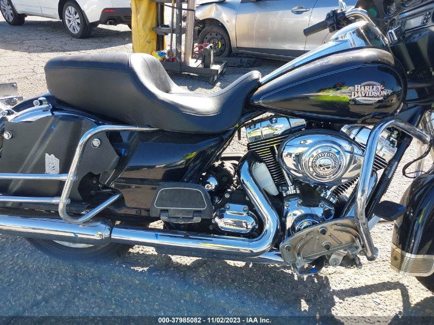 2010 HARLEY-DAVIDSON FLHTC - 1HD1FF430AB668072