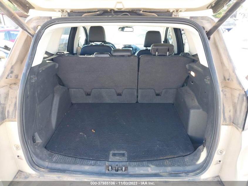 VIN 1FMCU9JD1HUE15299 2017 FORD ESCAPE TITANIUM