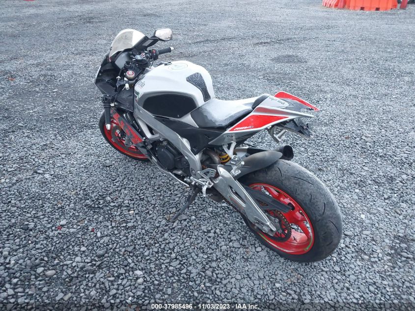 2017 APRILIA RSV4 2D4KEU002HS000829