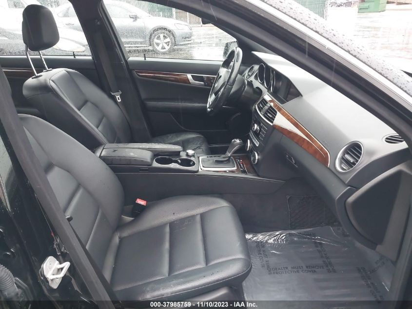 2014 MERCEDES-BENZ C 300 LUXURY 4MATIC - WDDGF8AB4EA953202