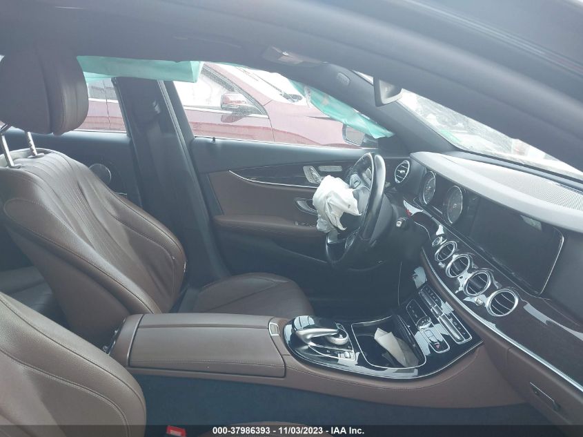 2017 MERCEDES-BENZ E 300 4MATIC WDDZF4KBXHA049410