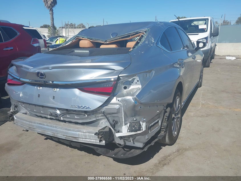 VIN 58ACA1C18NU024054 2022 LEXUS ES 300H