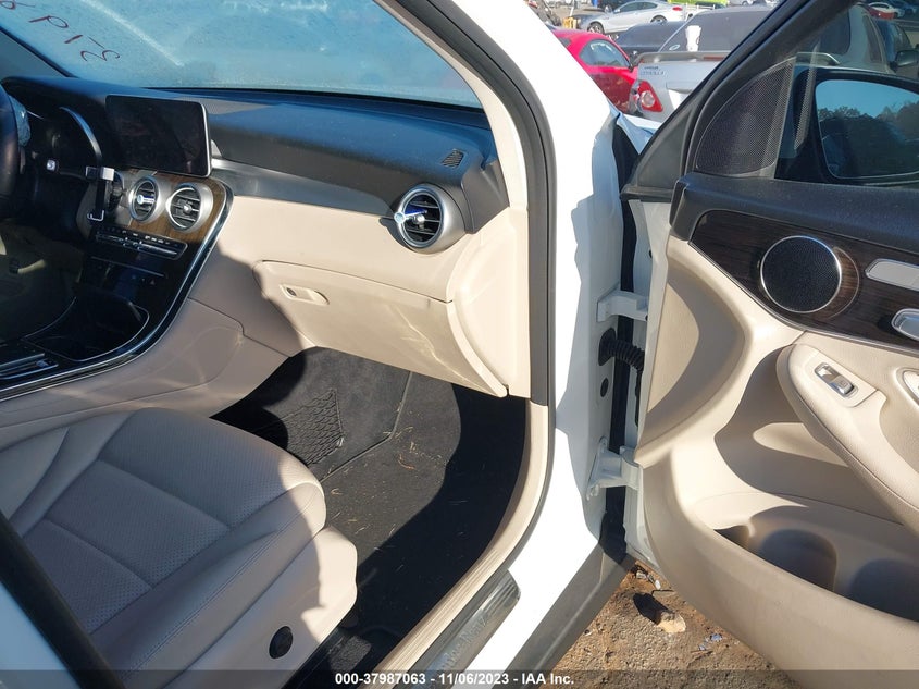 VIN WDC0G8DB5LF737664 2020 MERCEDES-BENZ GLC 300