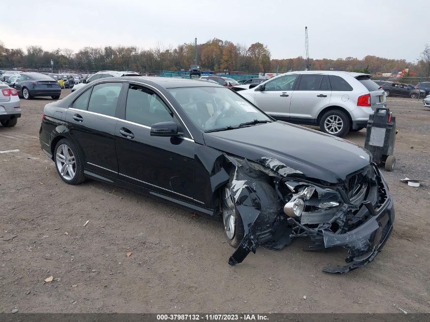 2013 MERCEDES-BENZ C 300 LUXURY 4MATIC - WDDGF8ABXDG050385
