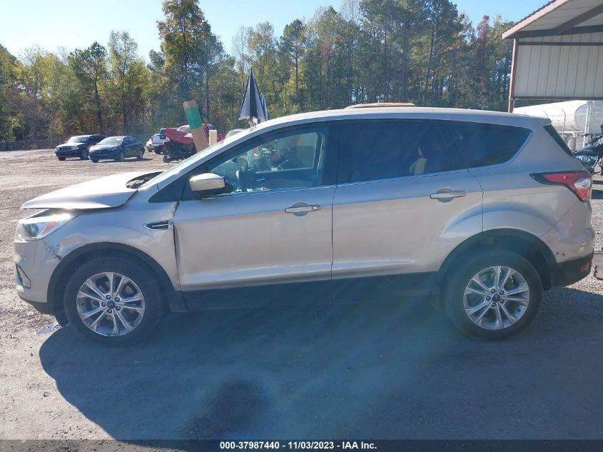 2017 FORD ESCAPE SE - 1FMCU0GD2HUE85784