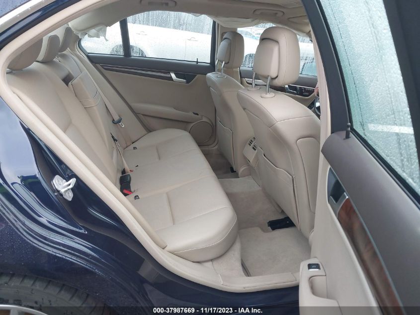 2014 MERCEDES-BENZ C 250 SPORT/LUXURY - WDDGF4HB3ER311909