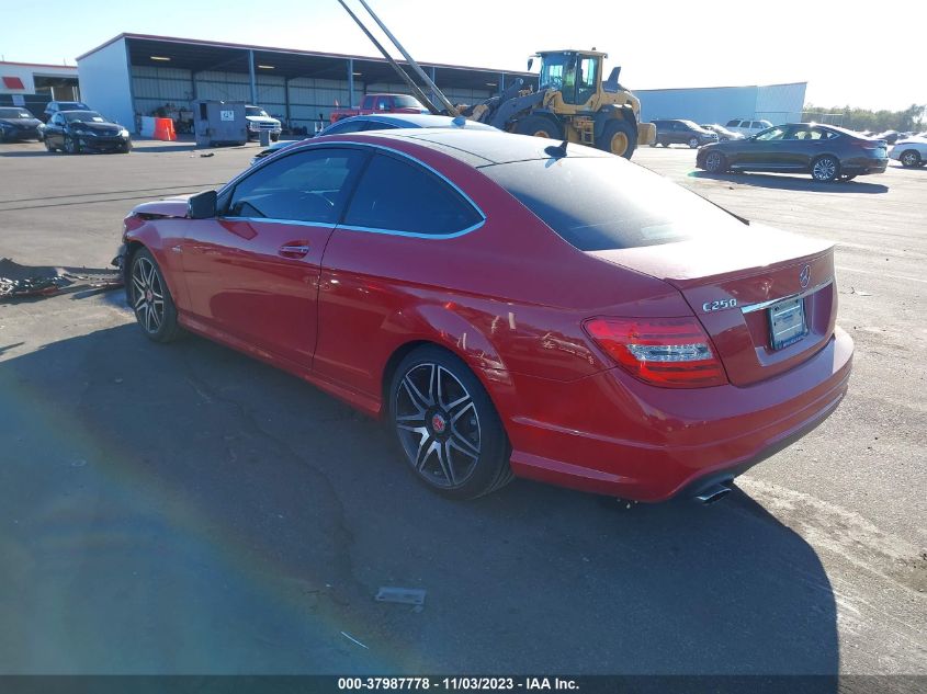 2013 MERCEDES-BENZ C 250 WDDGJ4HBXDG021353