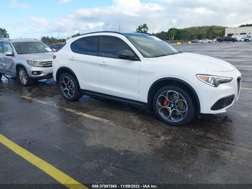 VIN ZASPAJAN9K7C57848 Alfa Romeo Stelvio RWD 2019