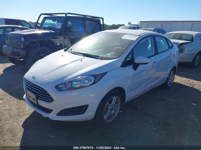 VIN 3FADP4BJ4KM104023 2019 FORD FIESTA SE