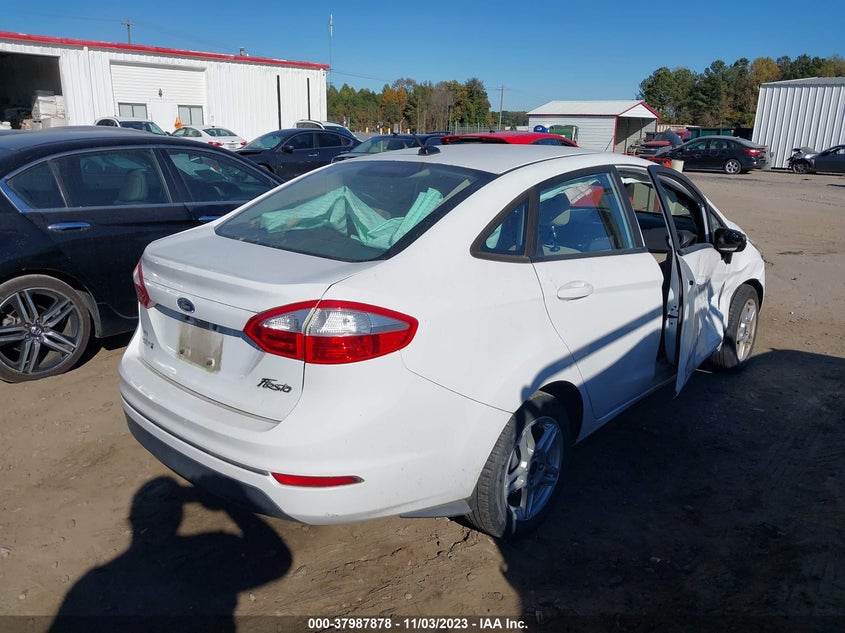 VIN 3FADP4BJ4KM104023 2019 FORD FIESTA SE