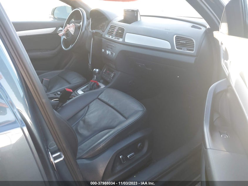 VIN WA1BCCFS8HR012201 2017 AUDI Q3 PREMIUM