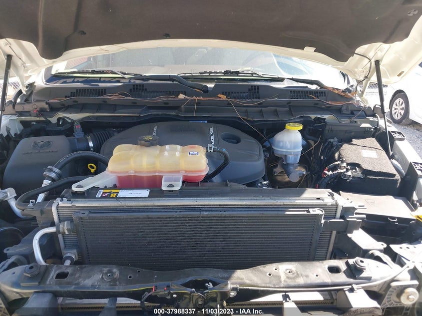 VIN 1C6RR7NM9JS231865 2018 RAM 1500 LARAMIE