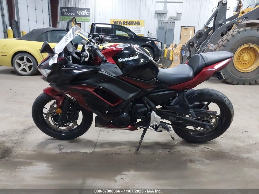 VIN ML5EXEM10MDA38034 2021 KAWASAKI EX650 M