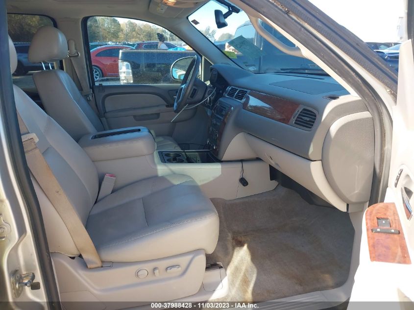 2013 CHEVROLET SUBURBAN 1500 LT - 1GNSCJE03DR201530