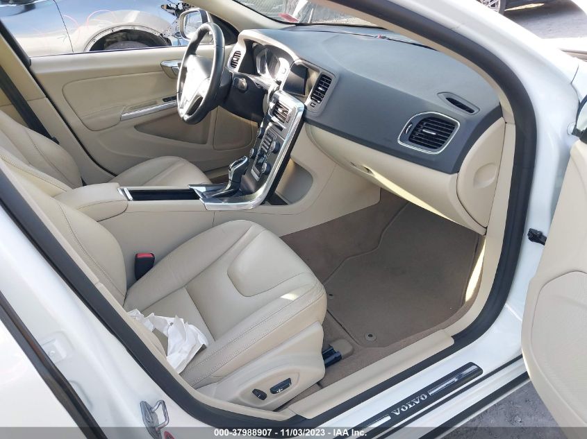 2014 VOLVO S60 T5/T5 PLATINUM - YV1612FH1E2286592