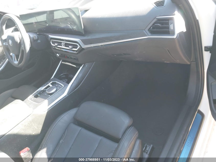 VIN 3MW69FF07P8C99364 2023 BMW 3 SERIES 330I