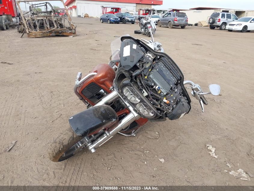 2015 HARLEY-DAVIDSON FLTRUSE CVO ROAD GLIDE 1HD1TAN11FB956781