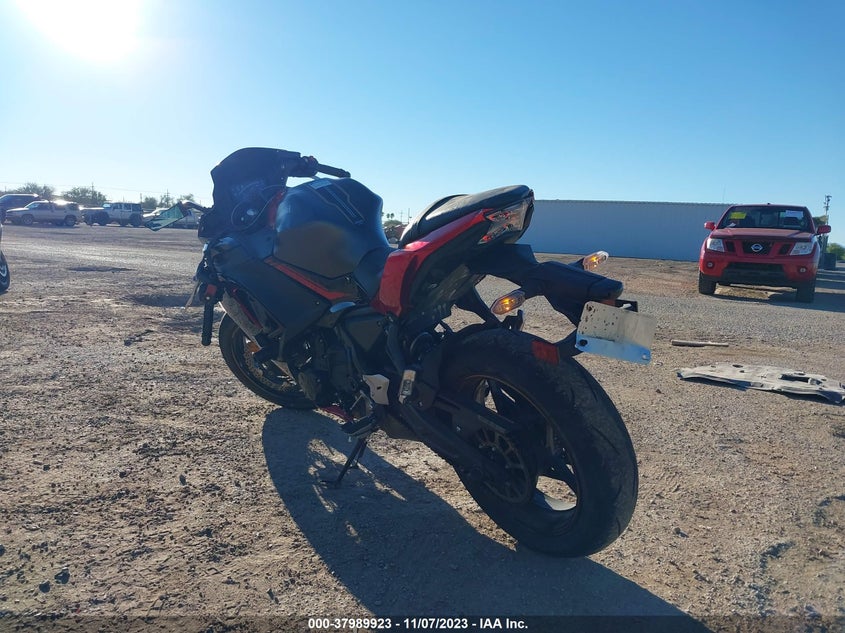 VIN ML5EXER19PDA81008 2023 KAWASAKI EX650 R